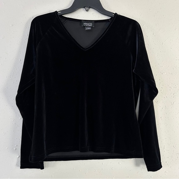 🦋 New York & Company Black Velvet V-Neck Long Sleeve Blouse Formal Medium - Picture 1 of 5